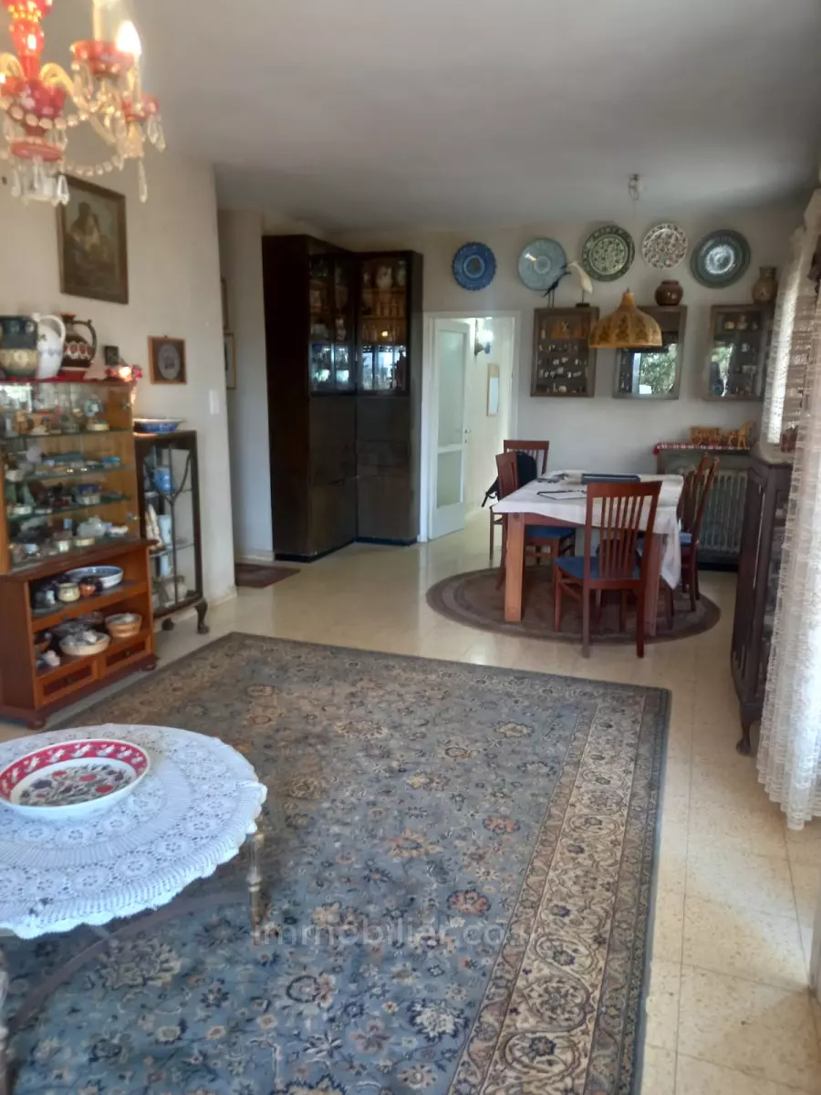 Apartment 5.5 Rooms Jerusalem Beit Vagan 427-IBL-646