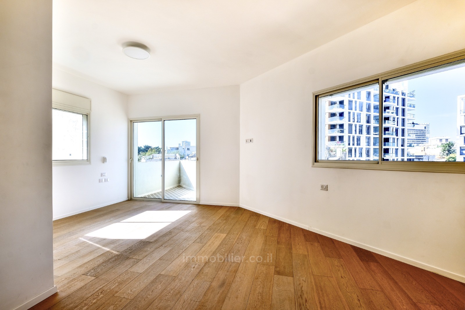 Duplex-Penthouse 4 Rooms Tel Aviv City center 457-IBL-1013