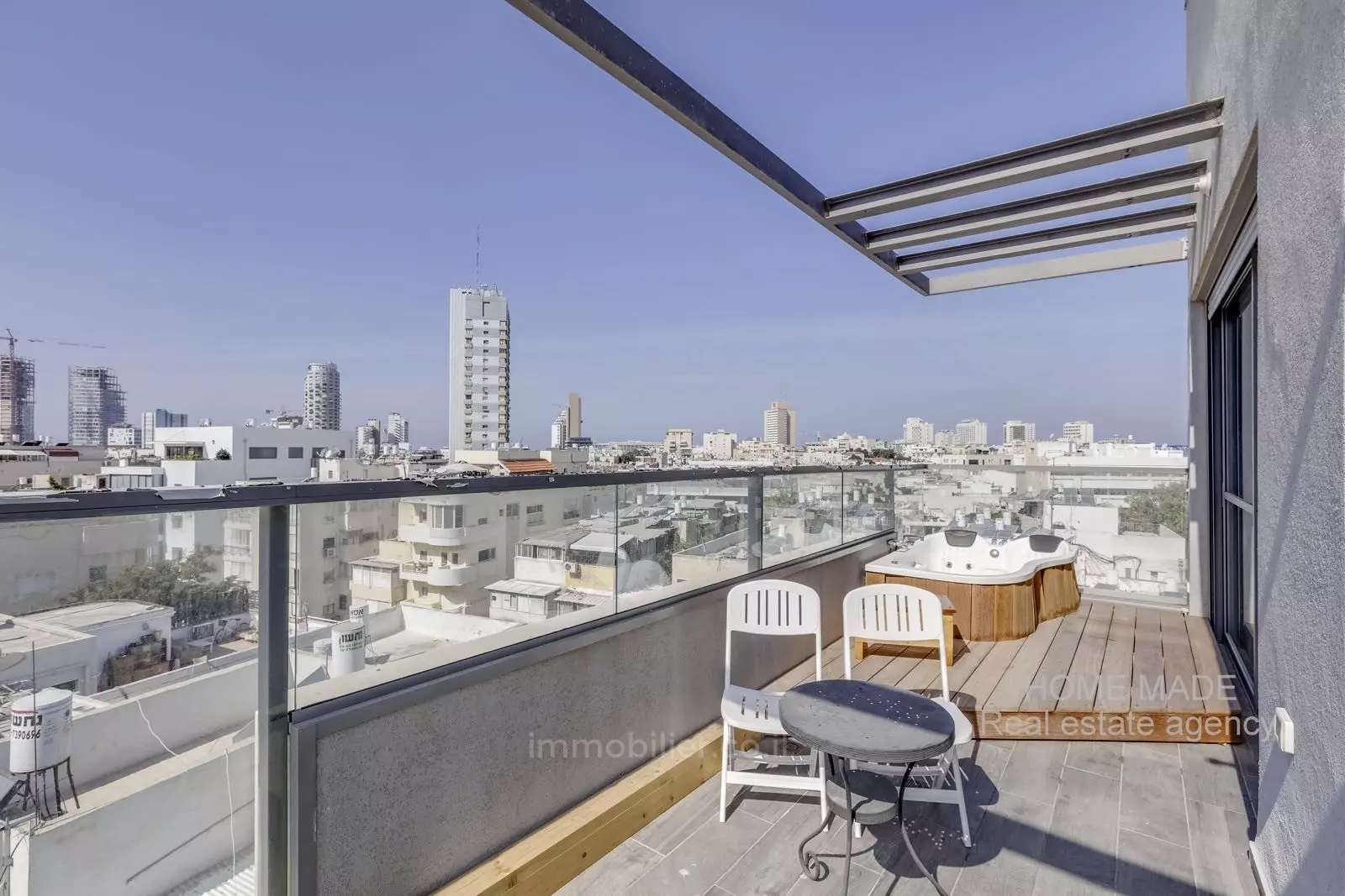 Mini-Penthouse 3 rooms Tel Aviv City center 457-IBL-1037