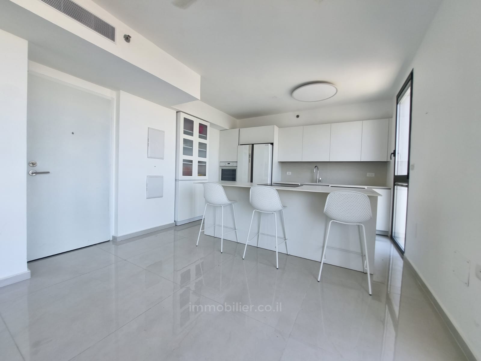 Apartment 4 Rooms Tel Aviv Hatsafon hayachan 457-IBL-1115