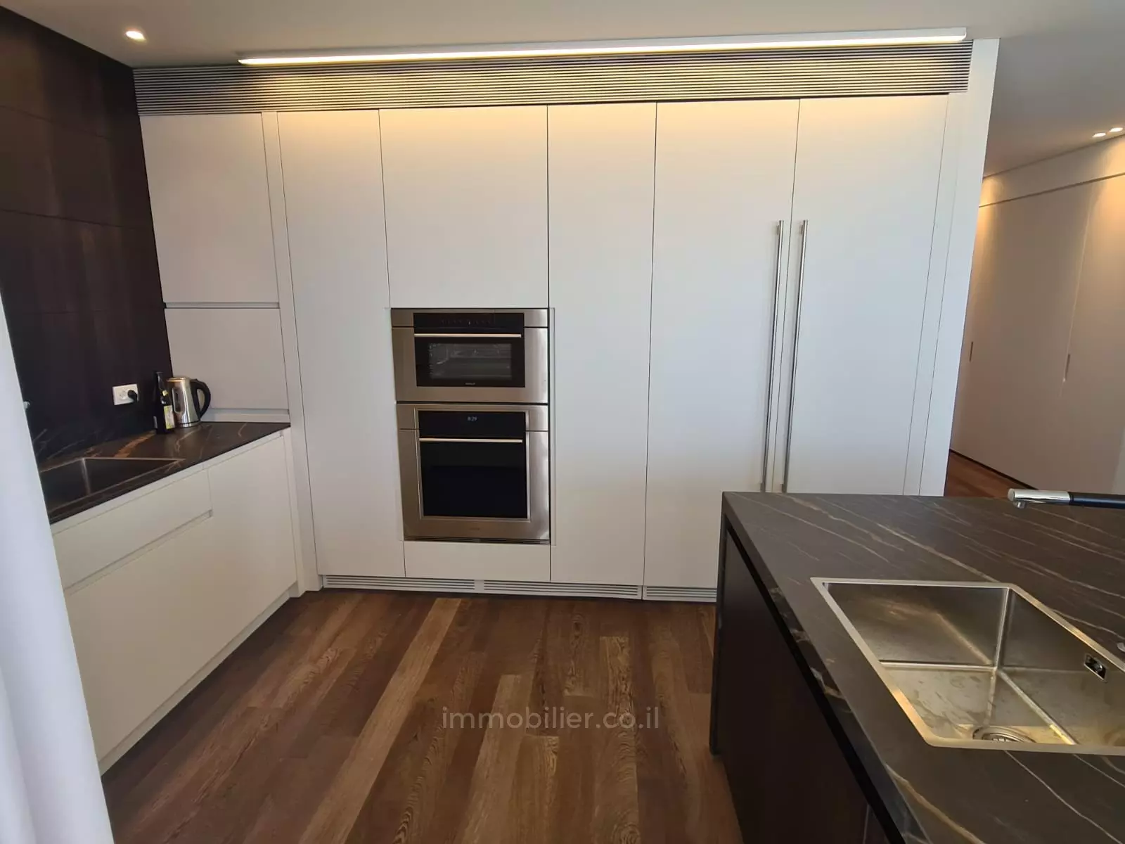 Apartment 5 rooms Tel Aviv Sarona 457-IBL-1122