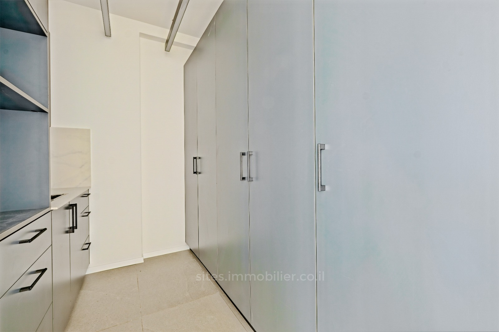 Offices 7 Rooms Netanya City center 457-IBL-1133
