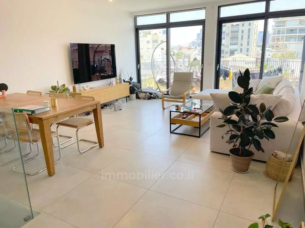 Duplex 4 rooms Tel Aviv City center 457-IBL-1138