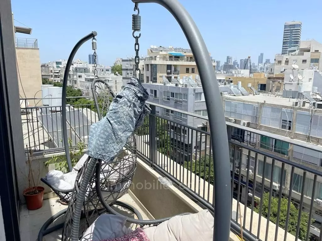 Duplex 4 rooms Tel Aviv City center 457-IBL-1138