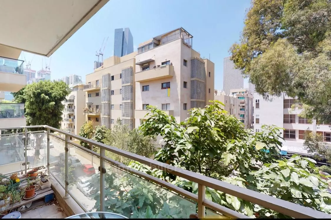 Apartment 5 rooms Tel Aviv Montifiory 457-IBL-1143