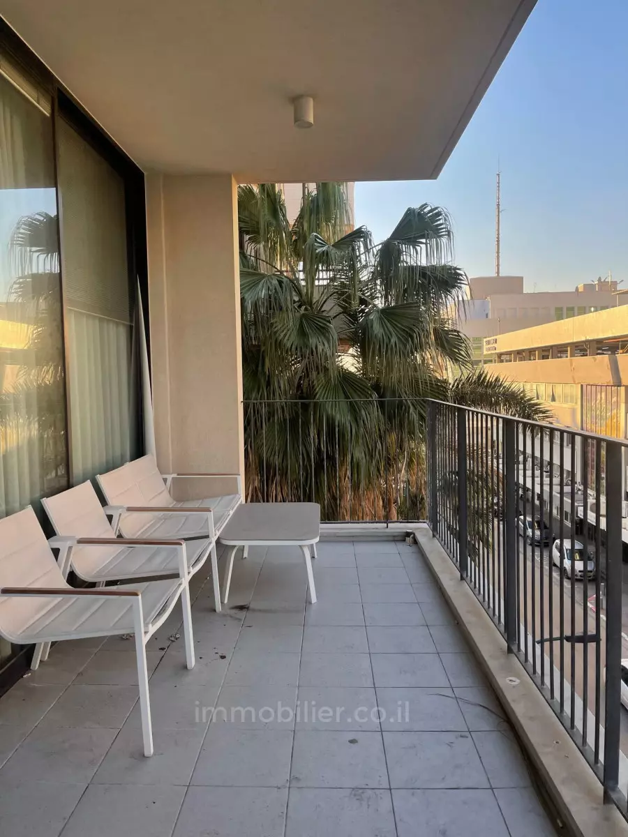 Apartment 4 rooms Tel Aviv City center 457-IBL-1151