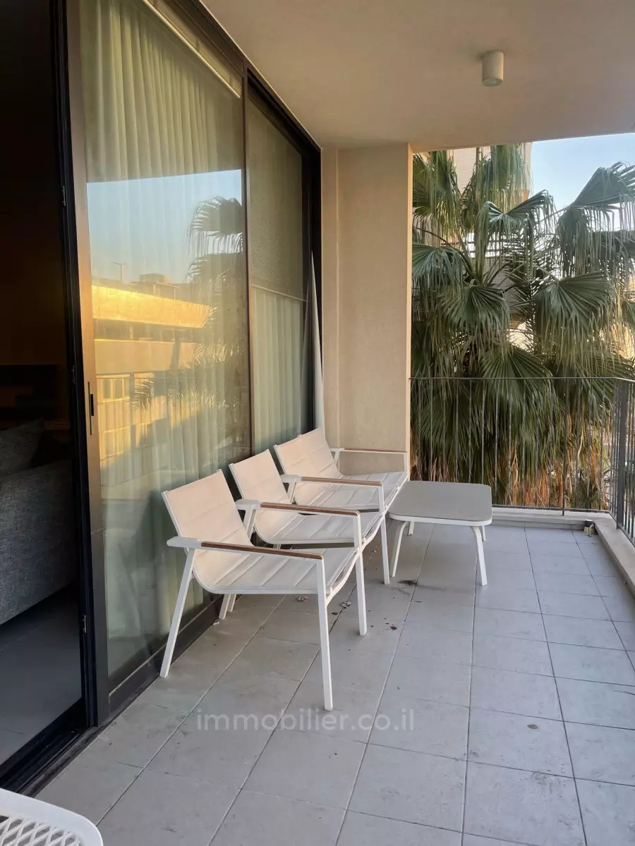 Apartment 4 rooms Tel Aviv City center 457-IBL-1151