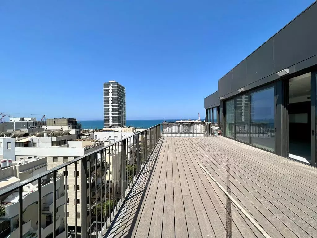 Duplex-Penthouse 4 rooms Tel Aviv Kerem Hatemanim 457-IBL-1158