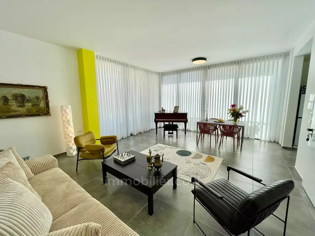 Apartment 4 rooms Tel Aviv City center 457-IBL-1165