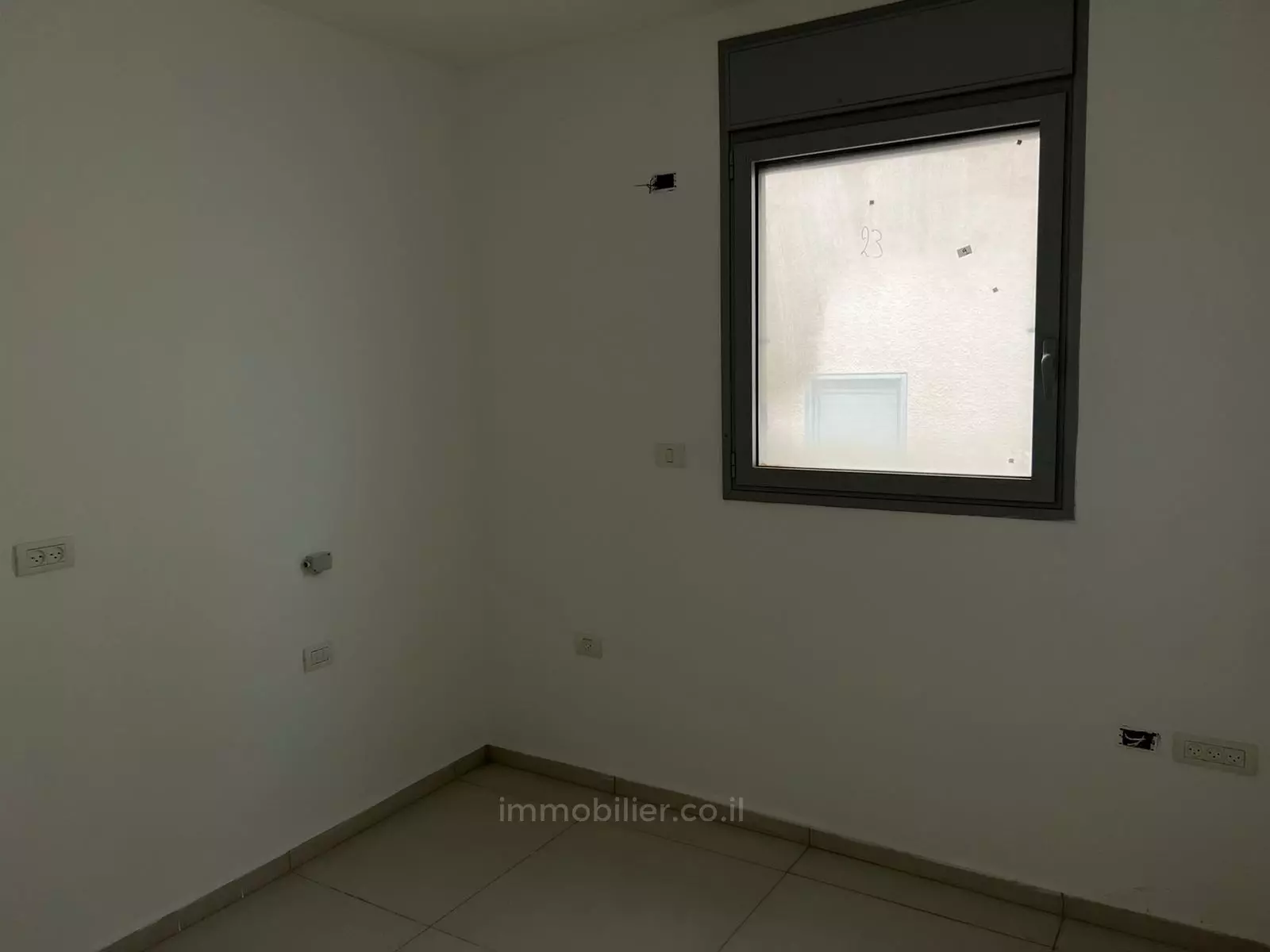 Apartment 4 rooms Tel Aviv Hatsafon hayachan 457-IBL-1166