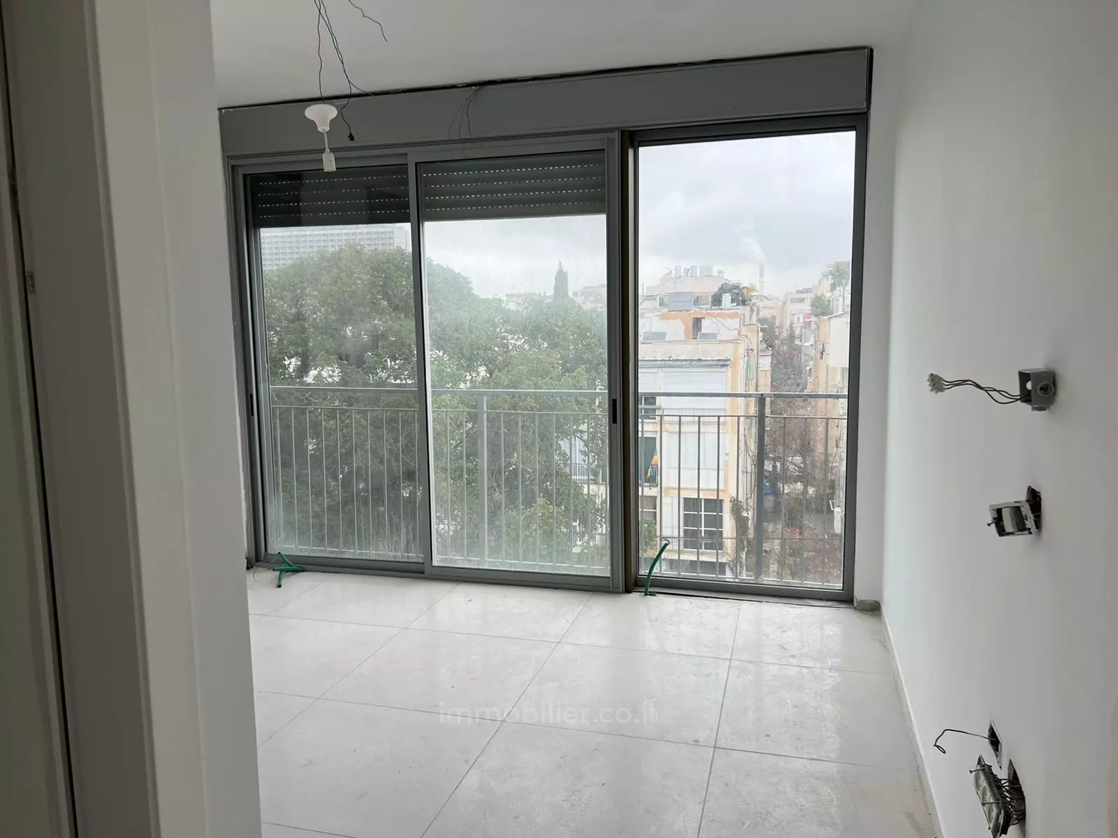 Apartment 4 rooms Tel Aviv Hatsafon hayachan 457-IBL-1166