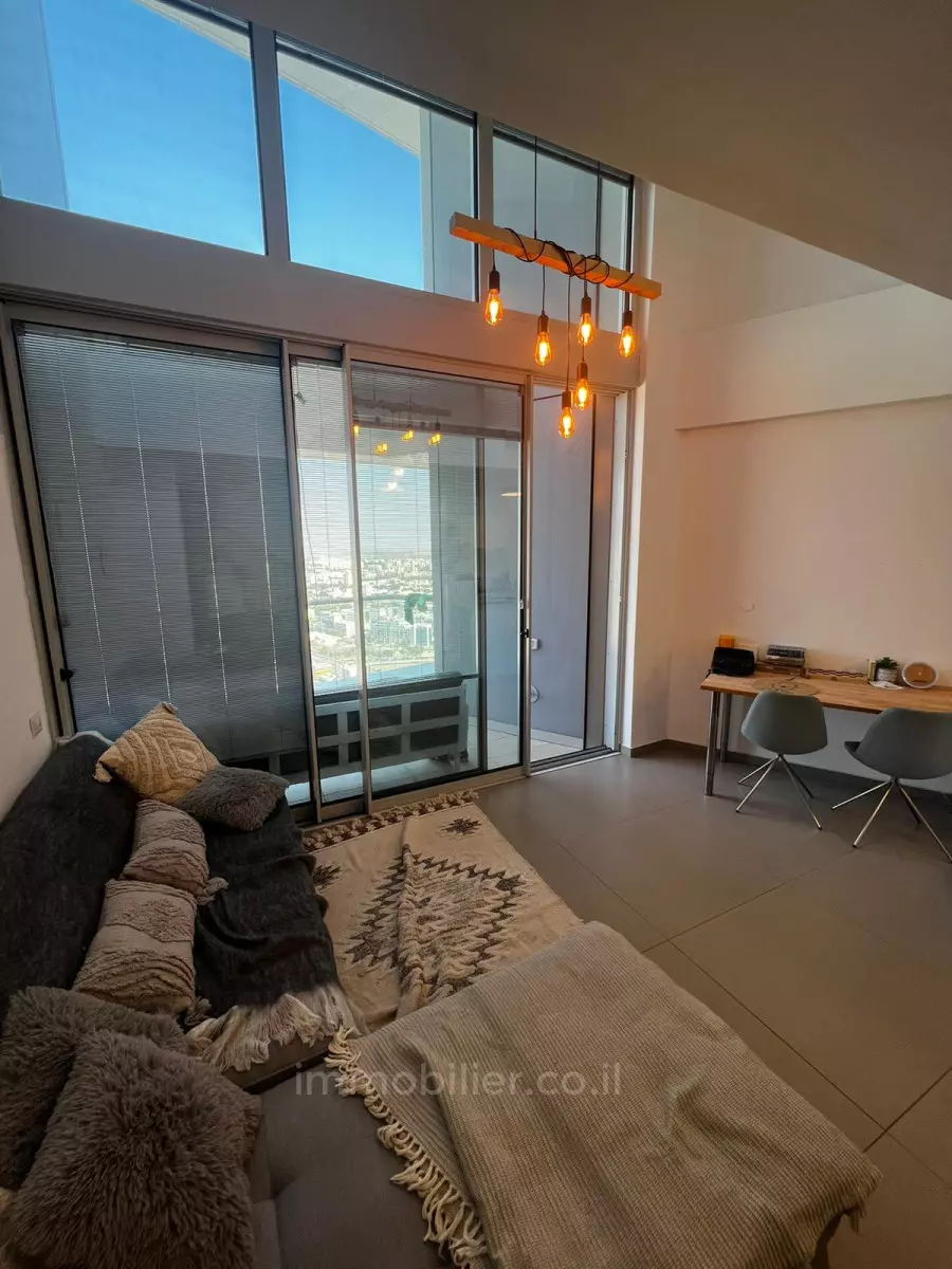 Duplex 4 rooms Tel Aviv City center 457-IBL-1177