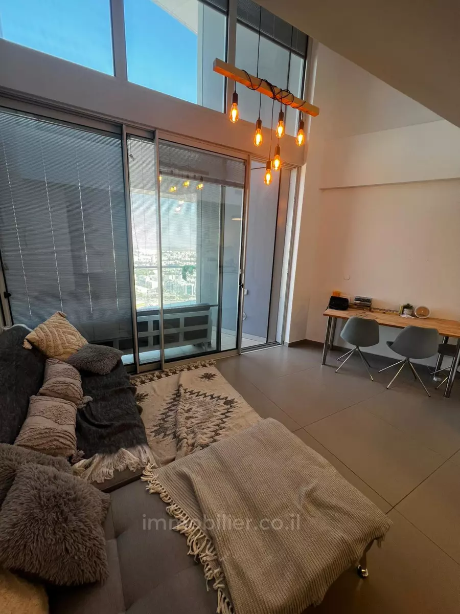 Duplex 4 rooms Tel Aviv City center 457-IBL-1177