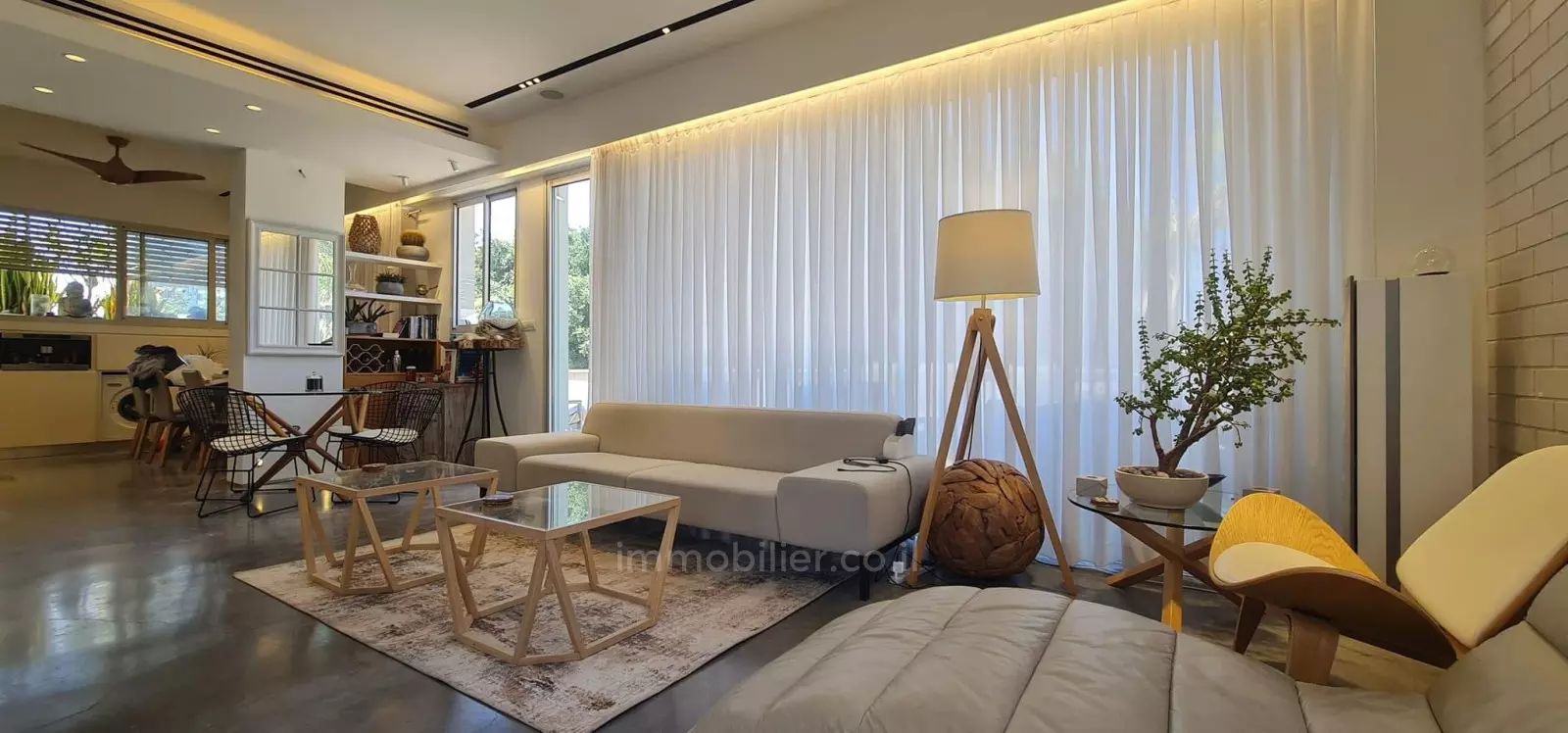 Penthouse 3 rooms Tel Aviv City center 457-IBL-1184