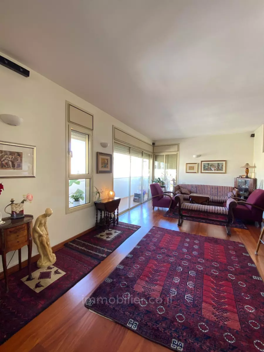 Mini-Penthouse 3.5 rooms Tel Aviv Lev Tel-Aviv 457-IBL-1185