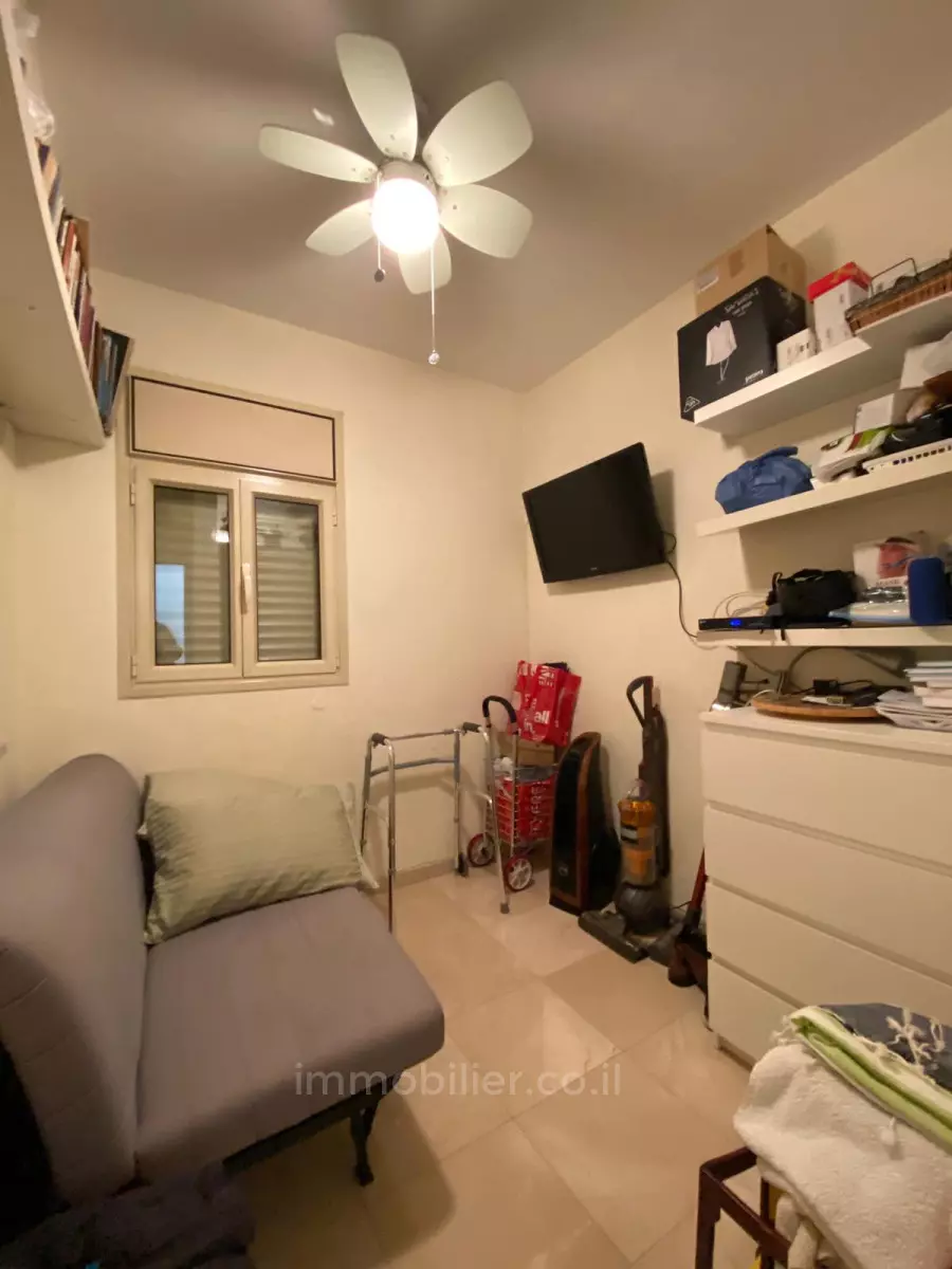 Mini-Penthouse 3.5 rooms Tel Aviv Lev Tel-Aviv 457-IBL-1185