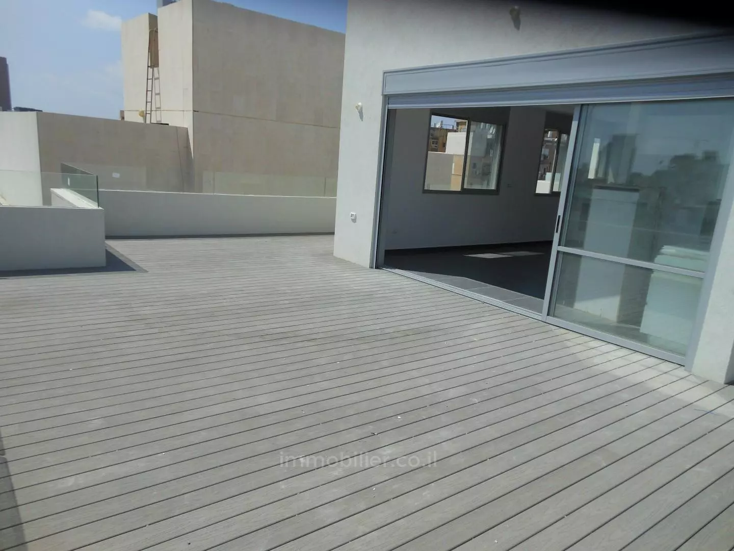 Duplex-Penthouse 4 rooms Tel Aviv City center 457-IBL-1196