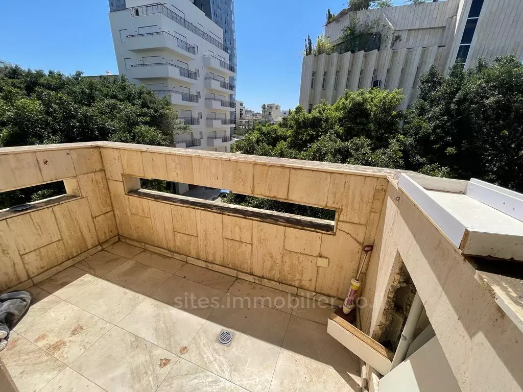 Apartment 3 rooms Tel Aviv Dizengof 457-IBL-1211