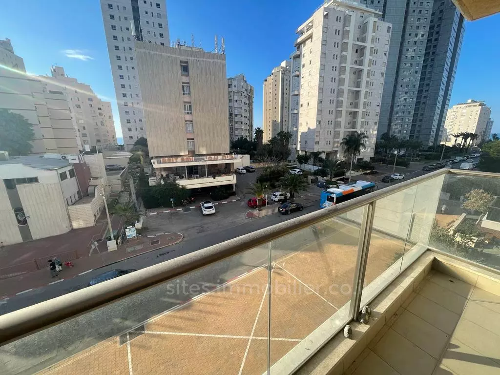 Apartment 5 rooms Netanya Sea 457-IBL-1215