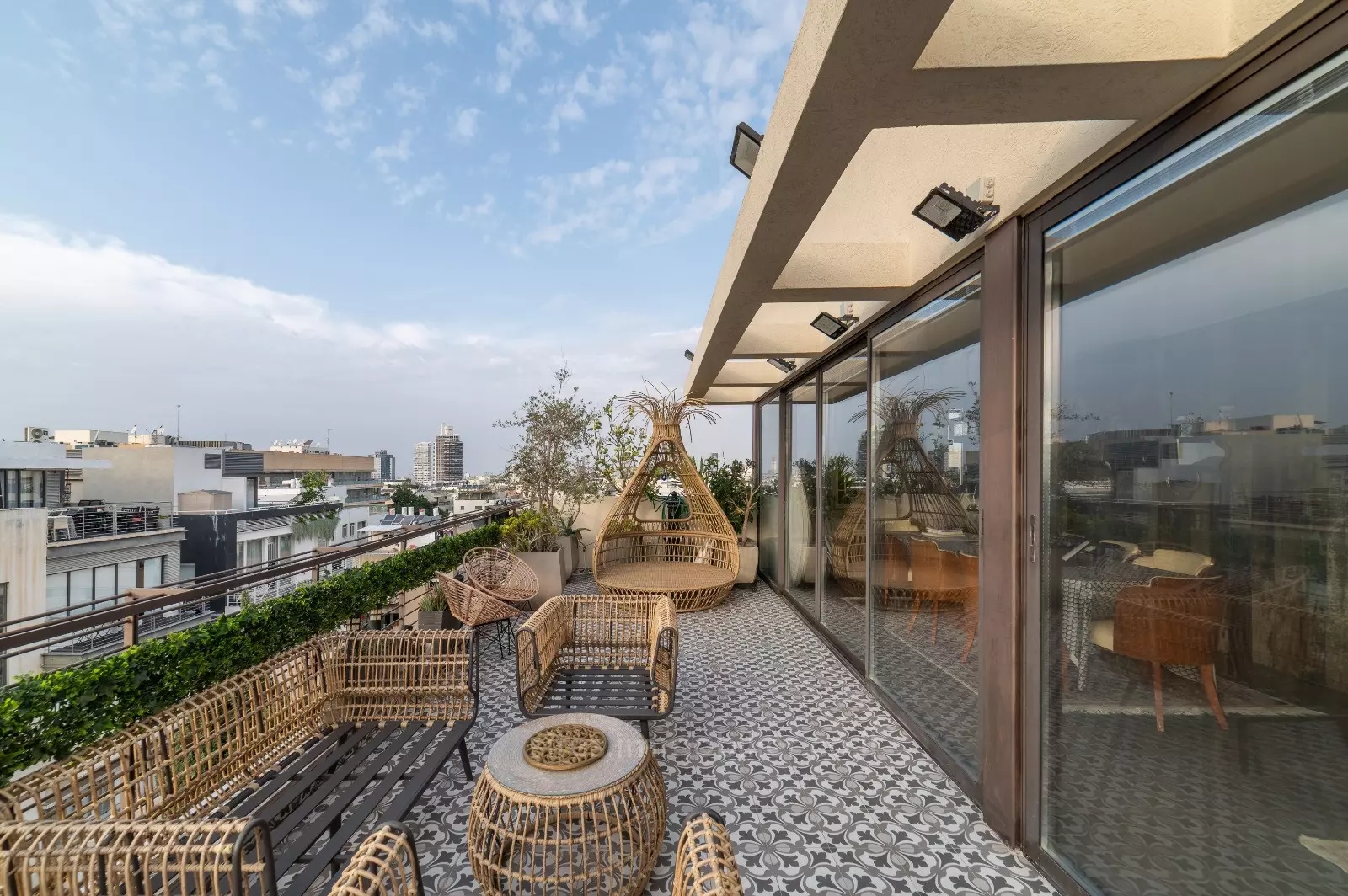 Duplex-Penthouse 4 rooms Tel Aviv Lev Tel-Aviv 457-IBL-1233