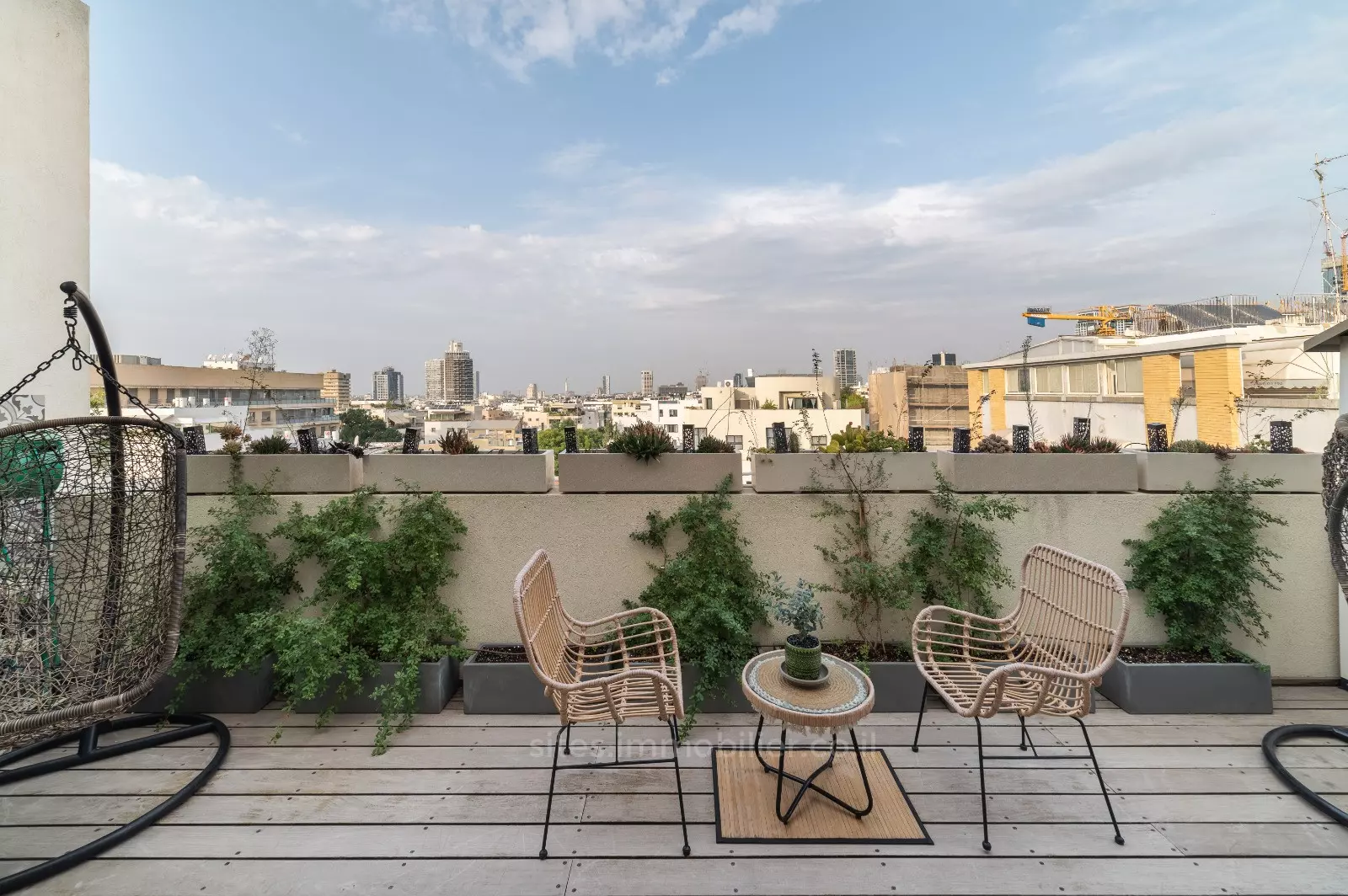 Duplex-Penthouse 4 rooms Tel Aviv Lev Tel-Aviv 457-IBL-1233