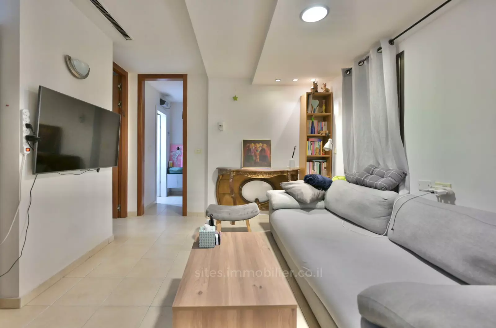 Apartment 3 rooms Tel Aviv Kikar Hamedina 457-IBL-1235