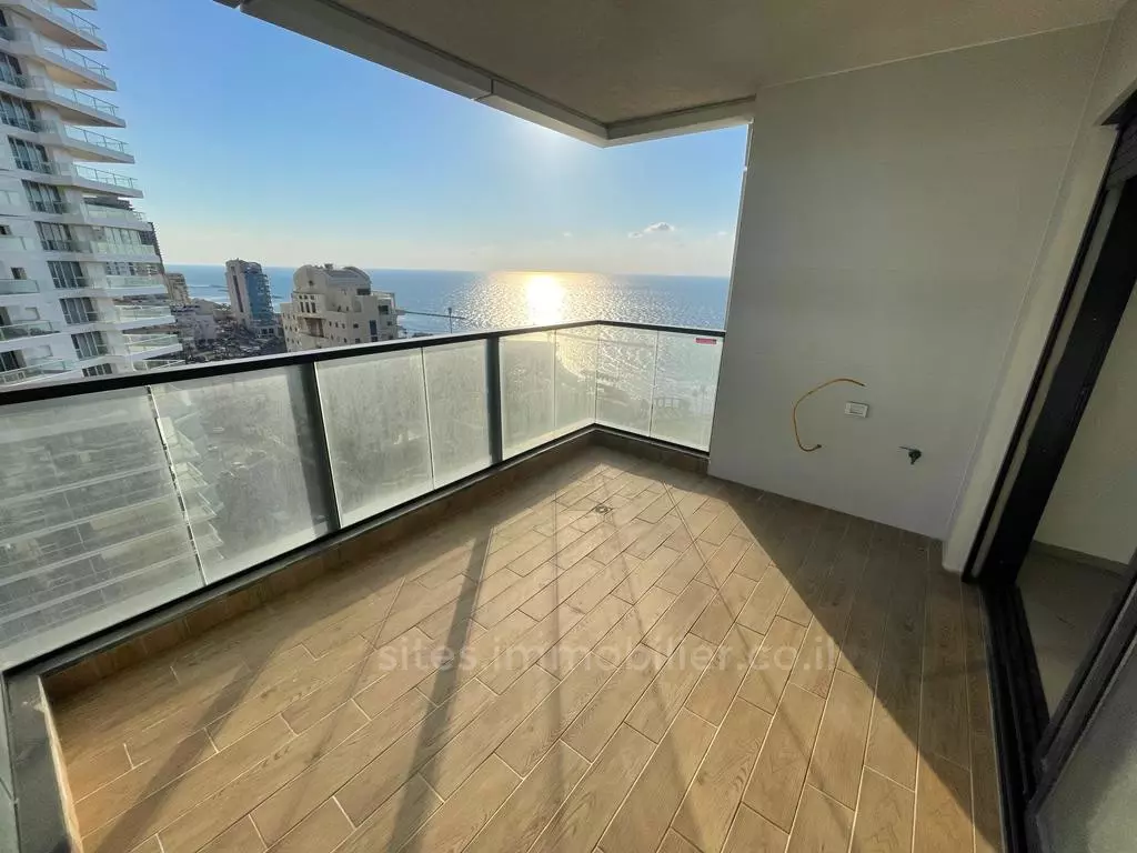 Apartment 4 rooms Netanya Sea 457-IBL-1238