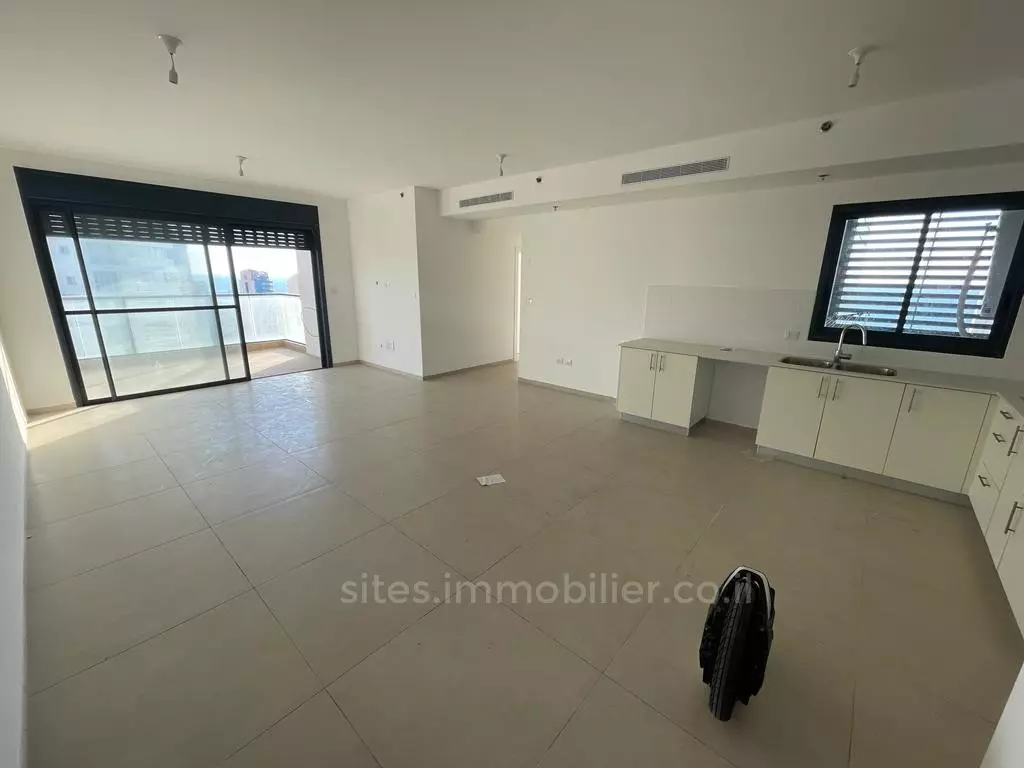 Apartment 4 rooms Netanya Sea 457-IBL-1238