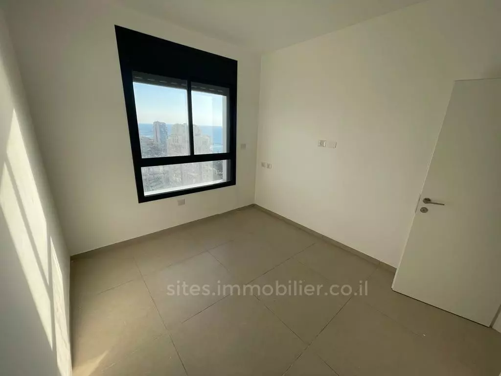 Apartment 4 rooms Netanya Sea 457-IBL-1238