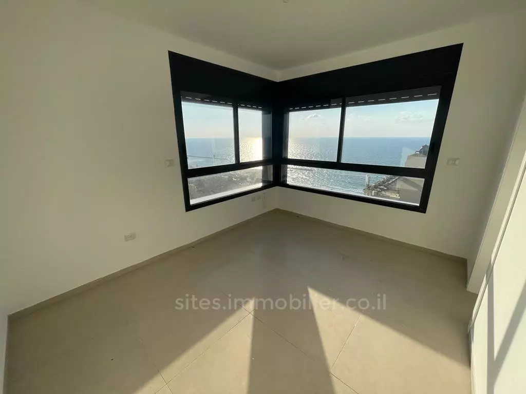 Apartment 4 rooms Netanya Sea 457-IBL-1238