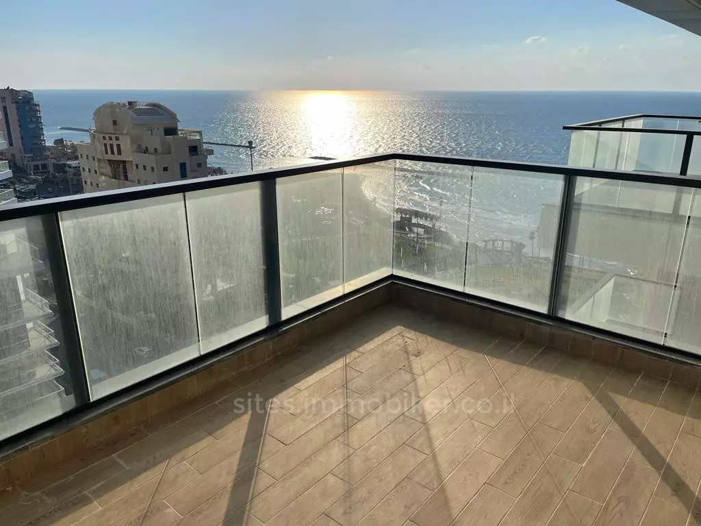 Apartment 5 rooms Netanya Sea 457-IBL-1239