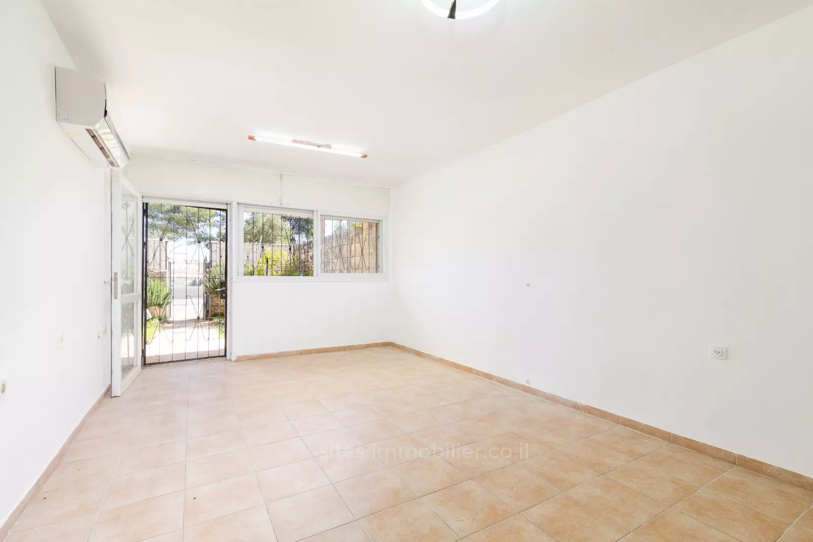 Villa 4 rooms Jerusalem Gilo 457-IBL-1245