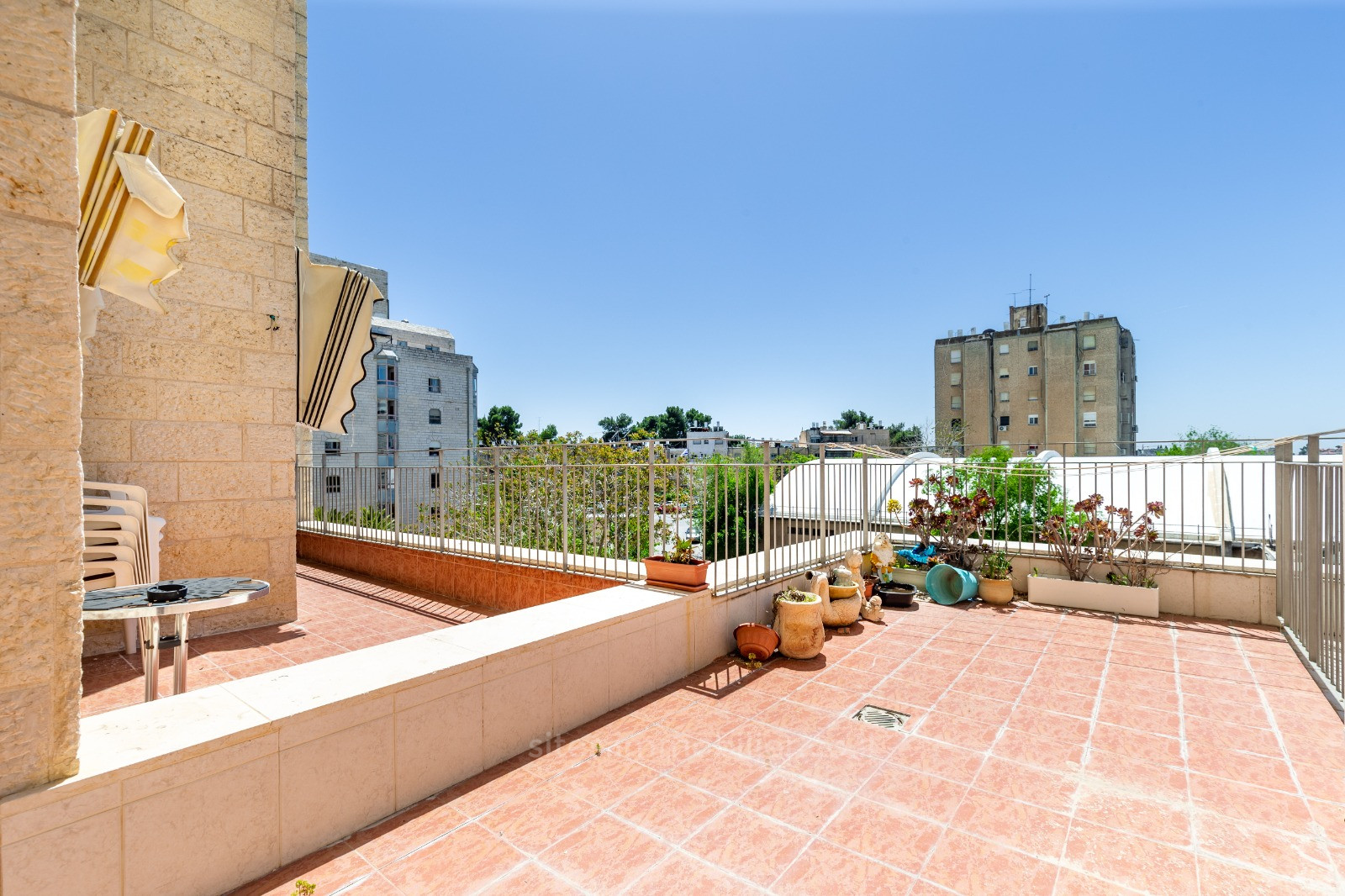 Apartment 3.5 Rooms Jerusalem Kiryat Yovel 457-IBL-1252