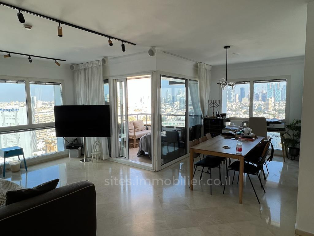 Apartment 3 Rooms Tel Aviv First sea line 457-IBL-1256