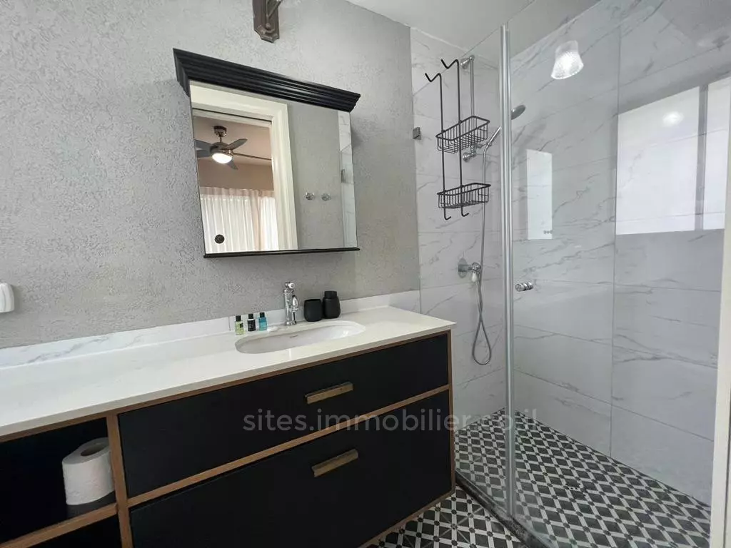 Apartment 3 rooms Tel Aviv City center 457-IBL-1257