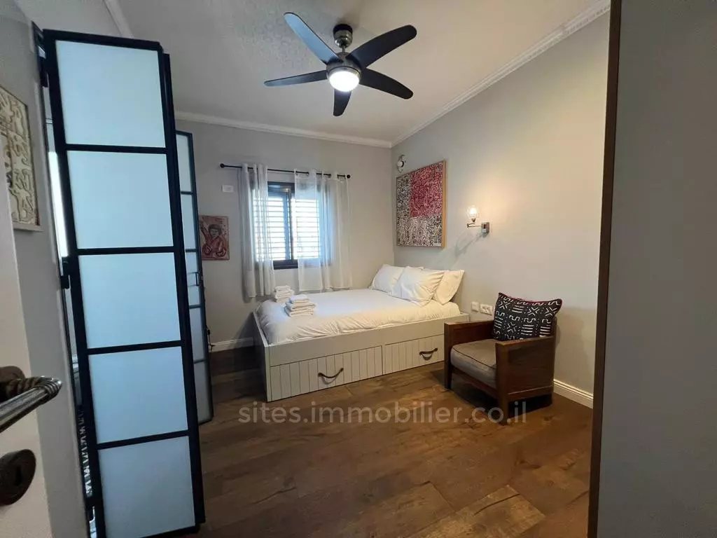 Apartment 3 rooms Tel Aviv City center 457-IBL-1257