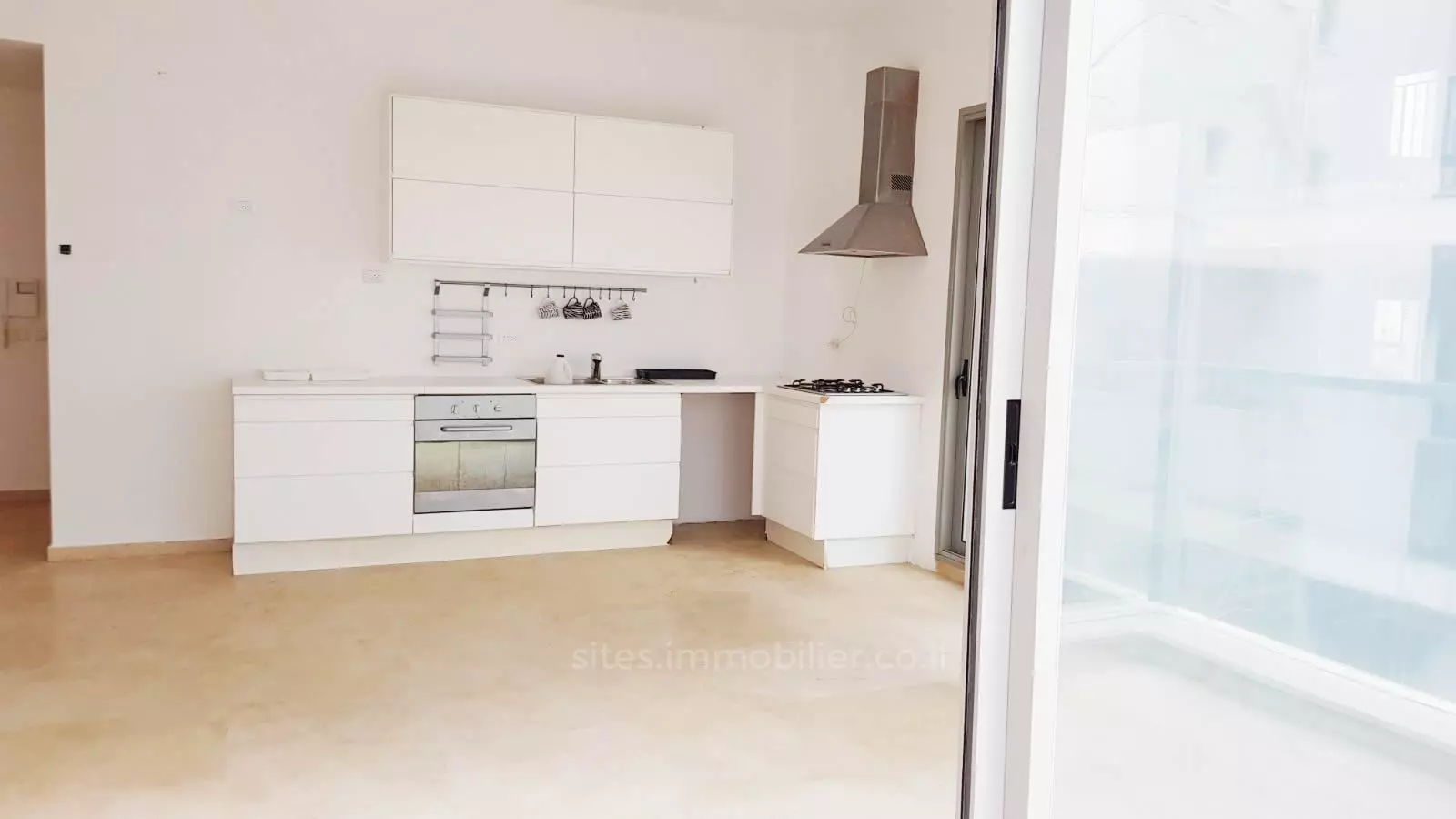 Apartment 3 rooms Tel Aviv City center 457-IBL-1274