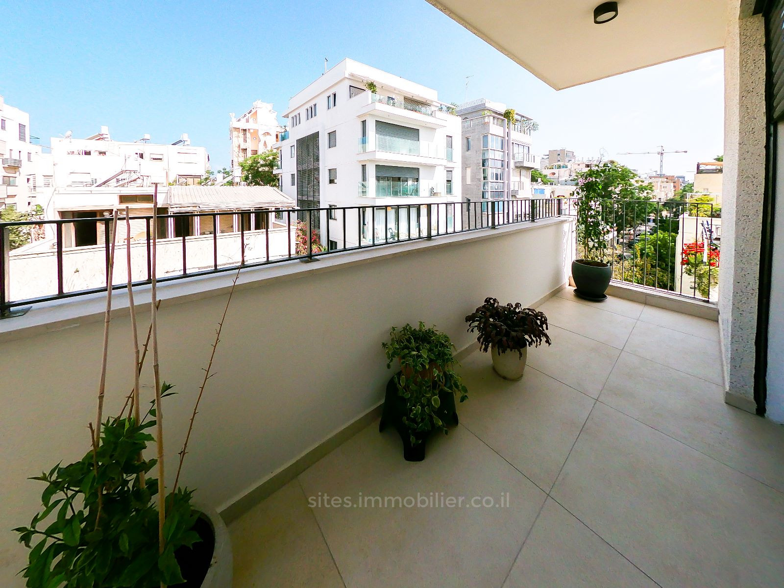 Apartment 3 Rooms Tel Aviv Hatsafon hayachan 457-IBL-1278