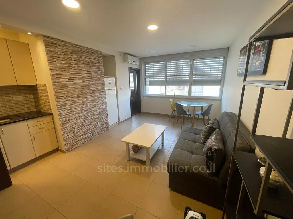 Apartment 5 rooms Netanya City center 457-IBL-1281