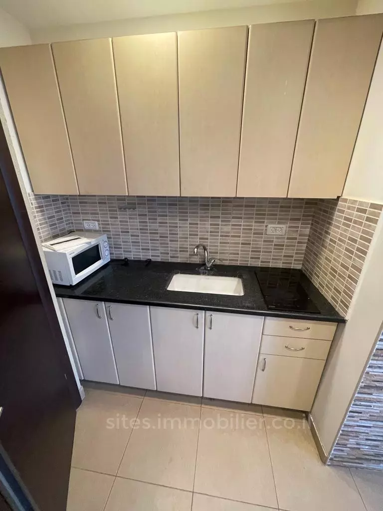 Apartment 5 rooms Netanya City center 457-IBL-1281