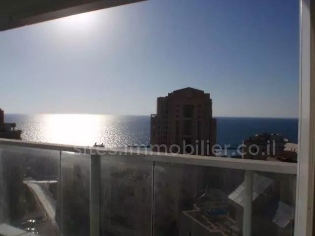 Apartment 5 rooms Netanya Kikar 457-IBL-1282