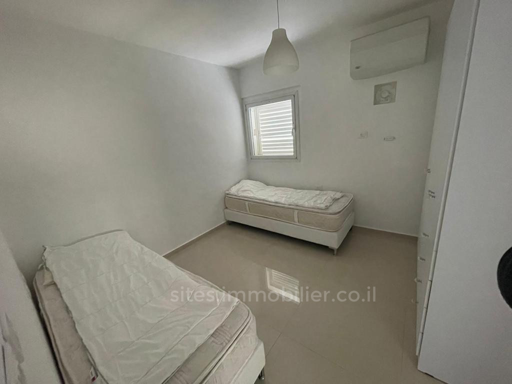 Apartment 5 Rooms Netanya Kikar 457-IBL-1282