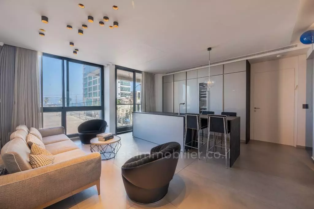 Apartment 3 rooms Tel Aviv First sea line 457-IBL-1285