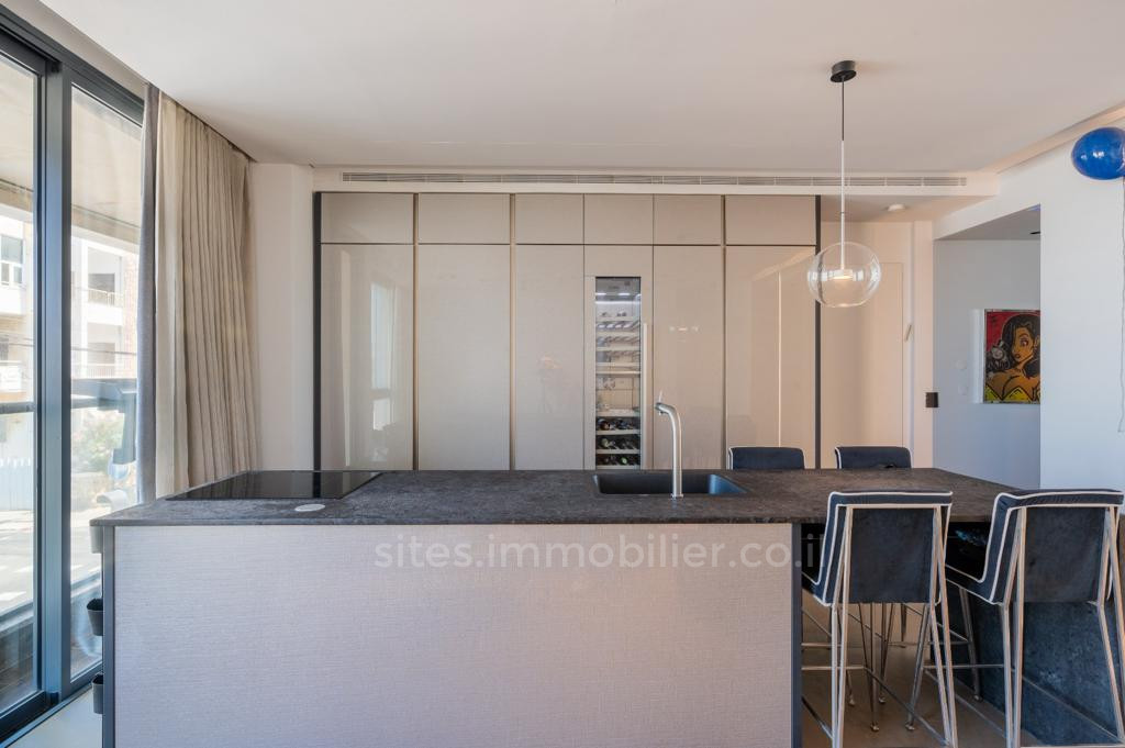 Apartment 3 Rooms Tel Aviv First sea line 457-IBL-1285
