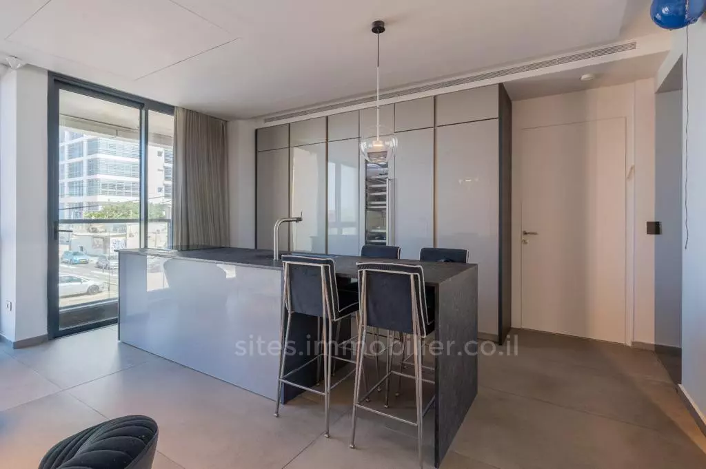 Apartment 3 rooms Tel Aviv First sea line 457-IBL-1285