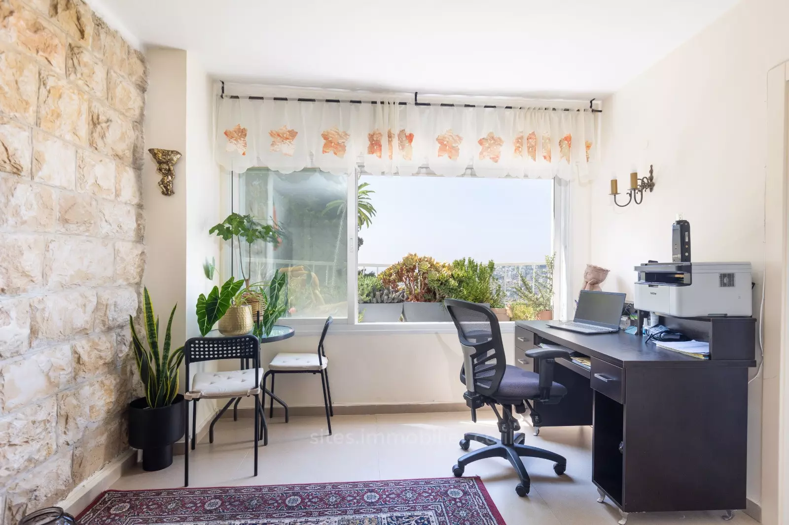 Apartment 4 Rooms Jerusalem Armon Hanaziv 457-IBL-1290