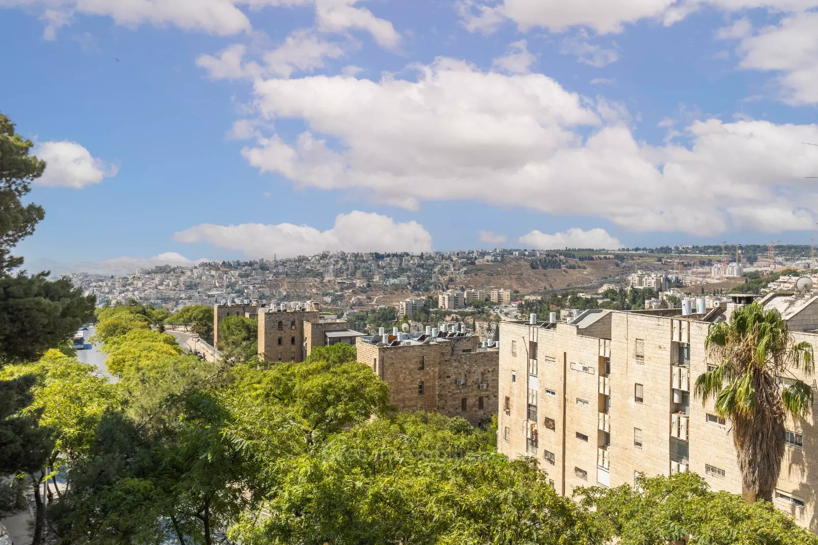 Apartment 4 Rooms Jerusalem Armon Hanaziv 457-IBL-1290