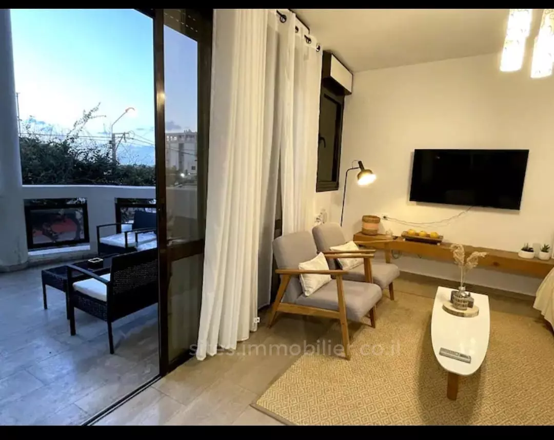 Apartment 3 rooms Tel Aviv First sea line 457-IBL-1294