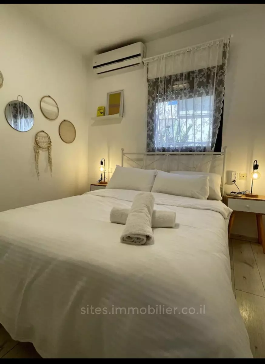 Apartment 3 rooms Tel Aviv First sea line 457-IBL-1294