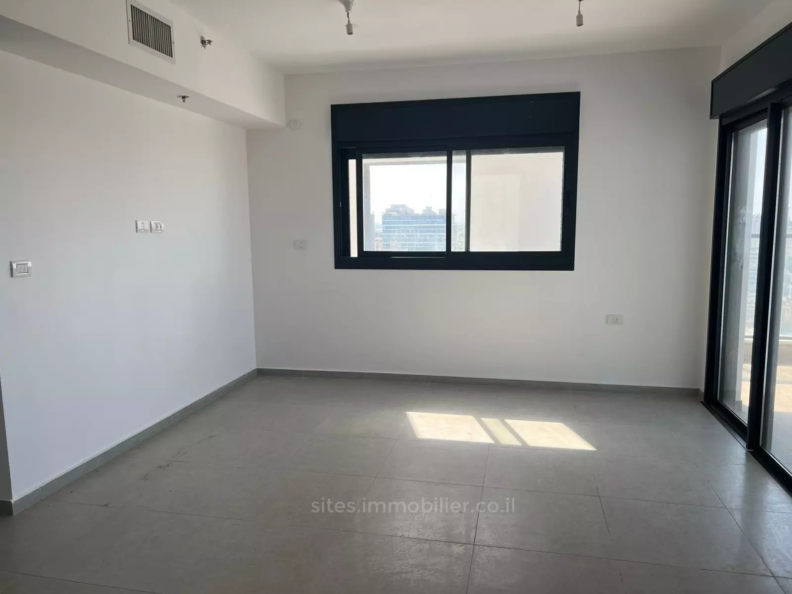 Apartment 3 rooms Netanya City center 457-IBL-1299